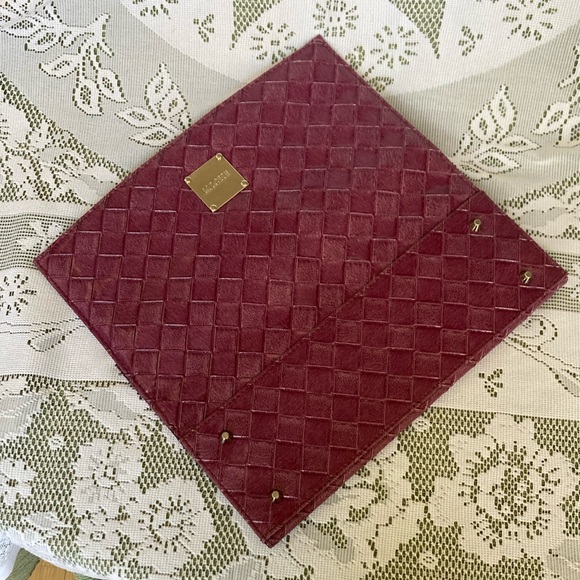 MICHE Classic Shell. Measures 18”x11.5. Fits Classic Base 5.75”x6.5”x11.75”. - Picture 1 of 2